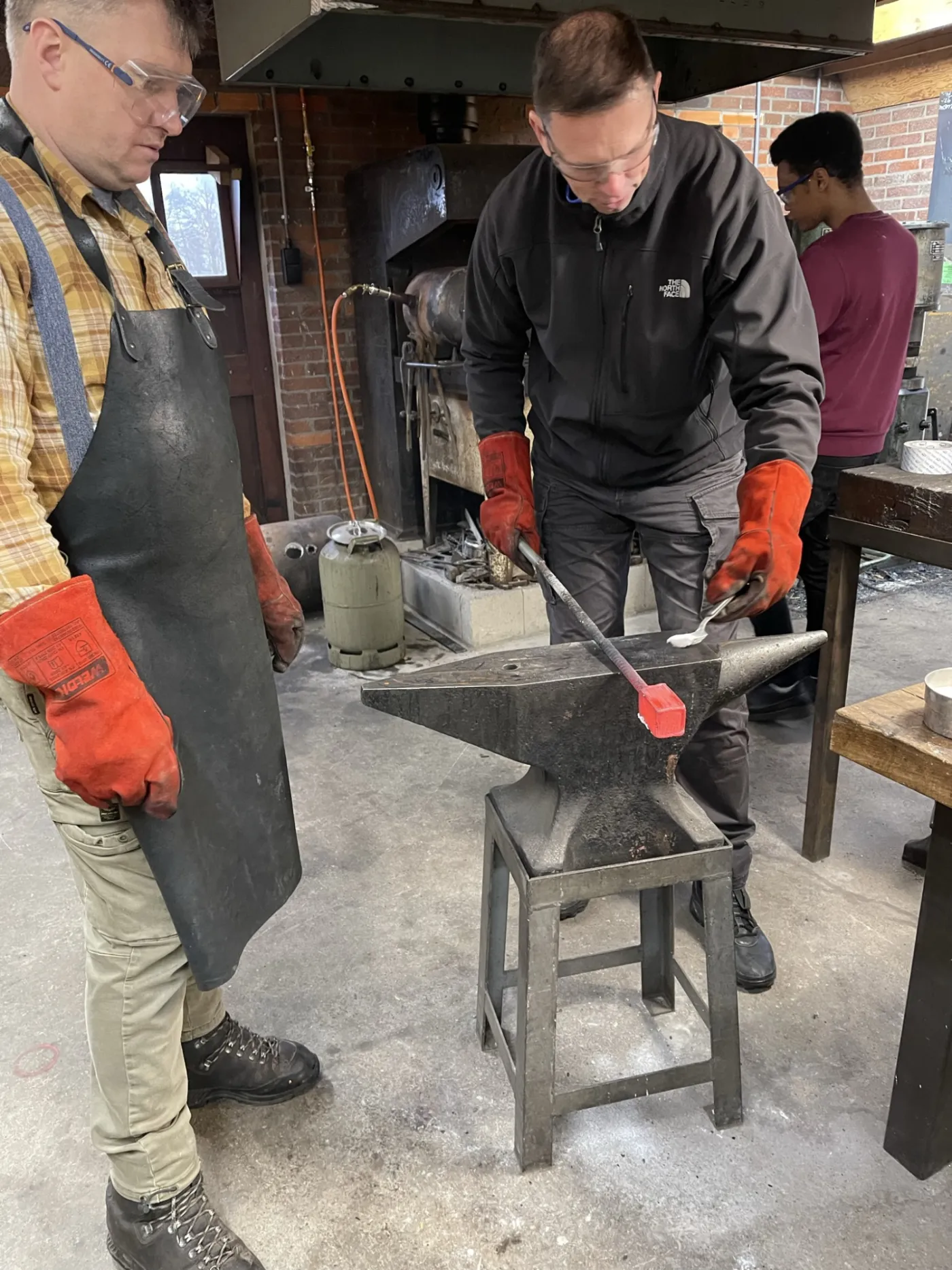  Homepage achter ruige smeedcursussen 